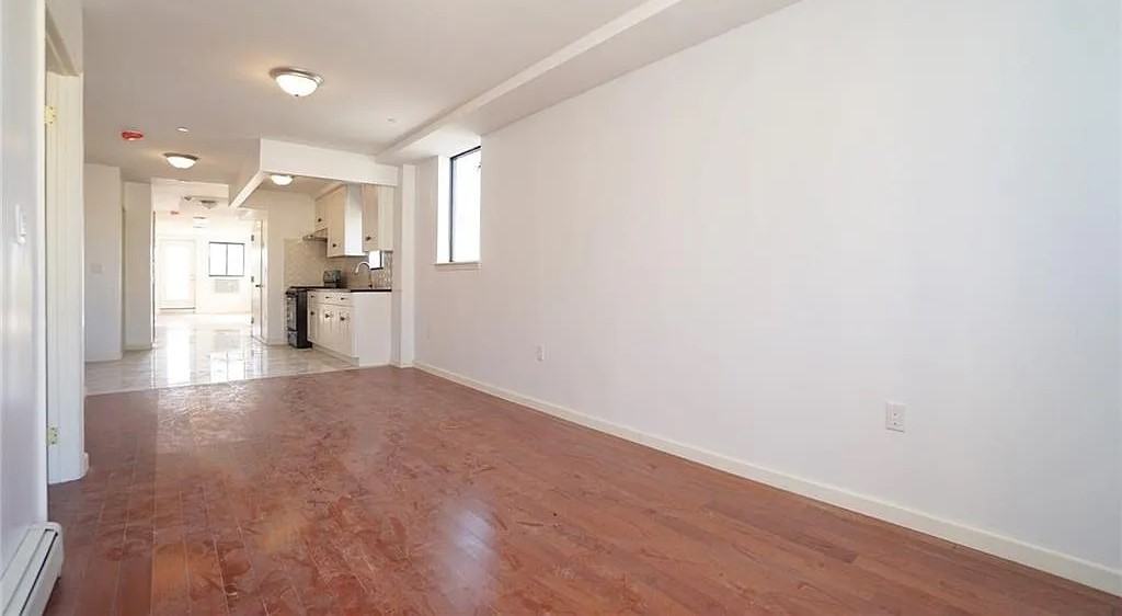 982 50th St #5A - Photo 4 of 10