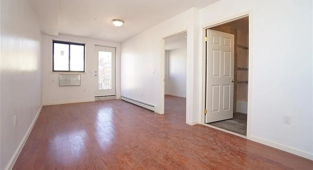 982 50th St #5A - Photo 7 of 10