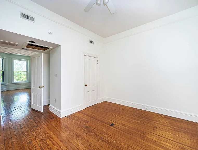 1007 W Franklin St #6 - Photo 7 of 16