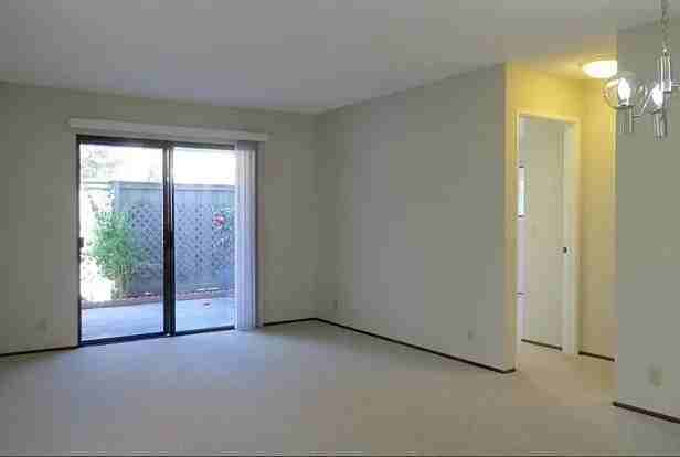 1055 N Capitol Ave #9 - Photo 5 of 9