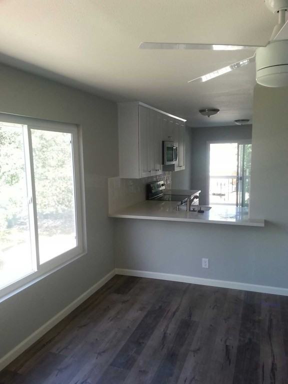 216 26th St - Photo 2 of 4