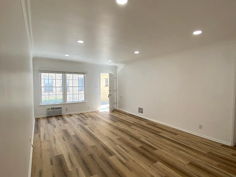 1455 S Beverly Dr - Photo 2 of 5