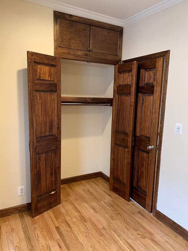 860 10th Ave - Photo 4 of 6