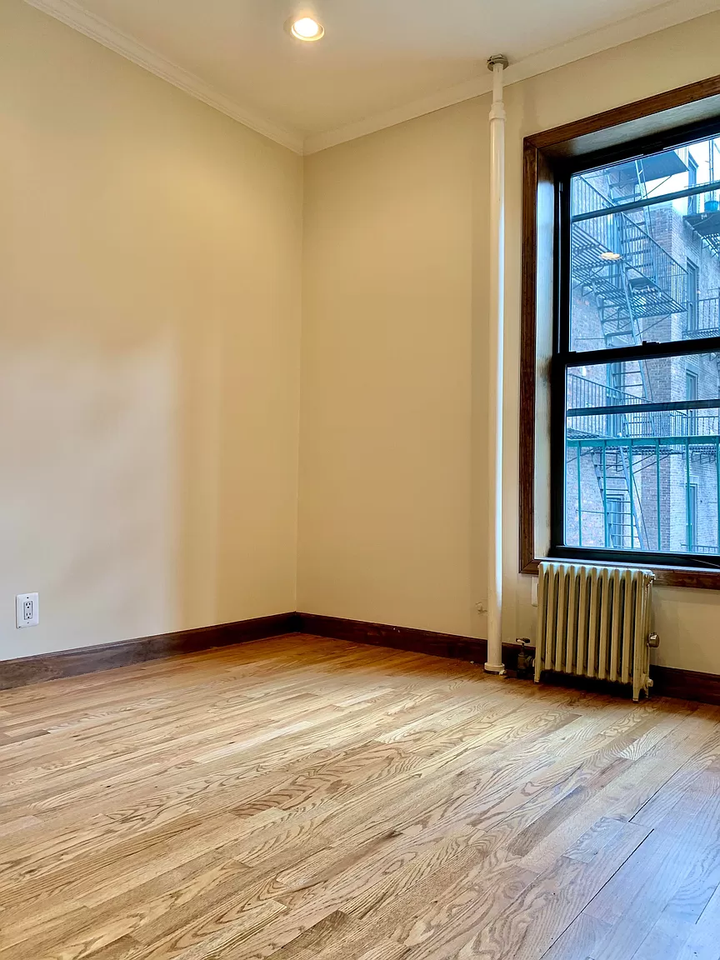 860 10th Ave - Photo 6 of 6