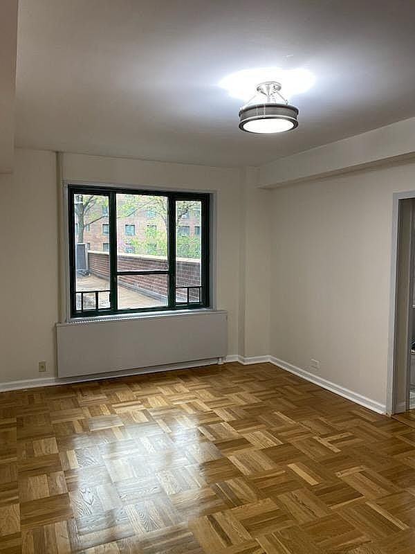 1527 Metropolitan Ave #2A - Photo 3 of 8