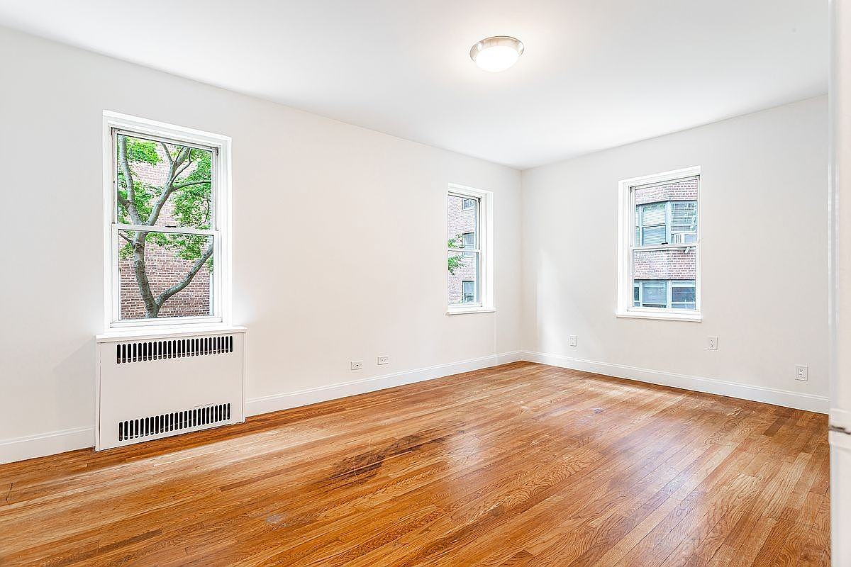 520 E 90th St #3J - Photo 3 of 5