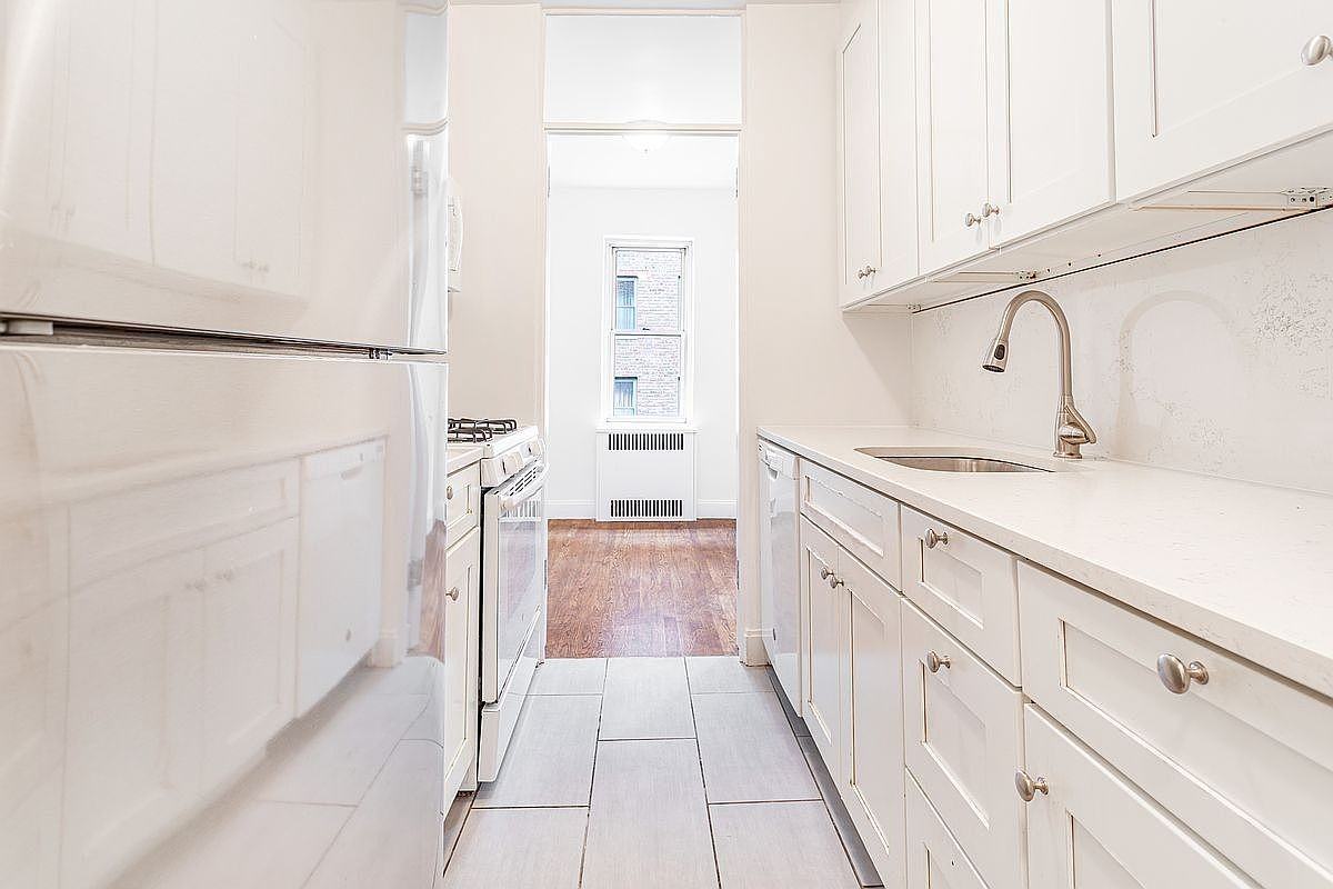 520 E 90th St #3J - Photo 4 of 5