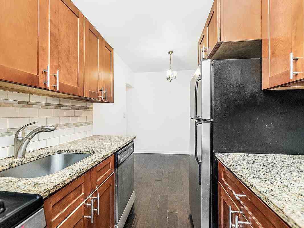 510 Kappock St #1A - Photo 3 of 5