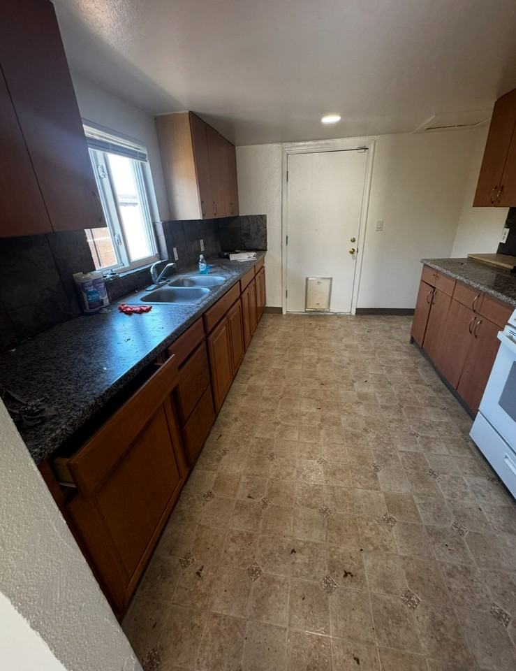 5143 Elvin Ave - Photo 4 of 9