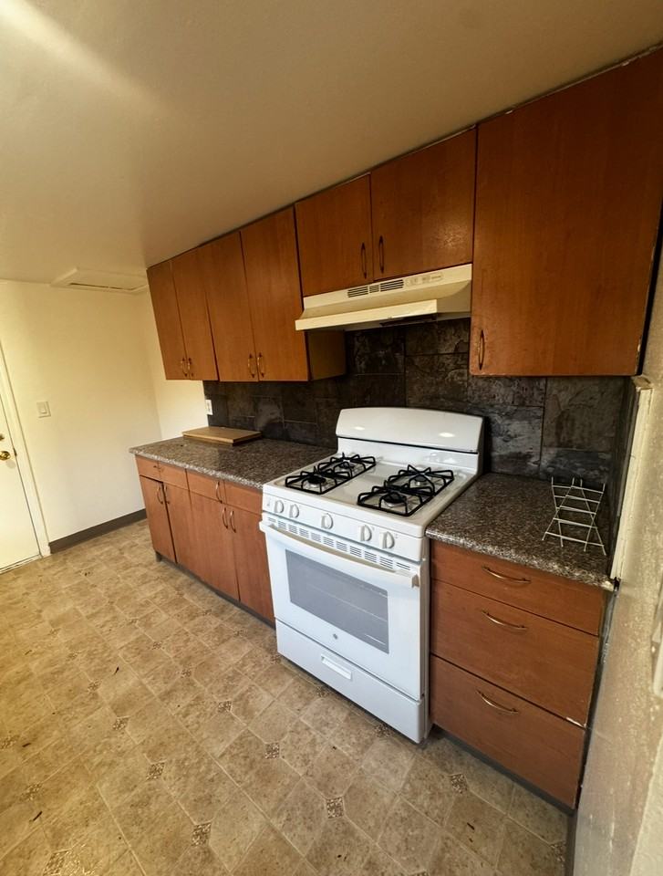 5143 Elvin Ave - Photo 6 of 9