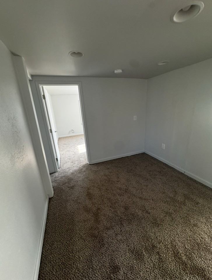 5143 Elvin Ave - Photo 7 of 9