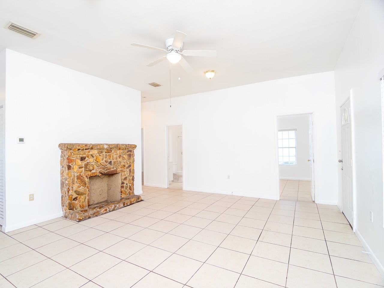 543 Rose Ave - Photo 5 of 15