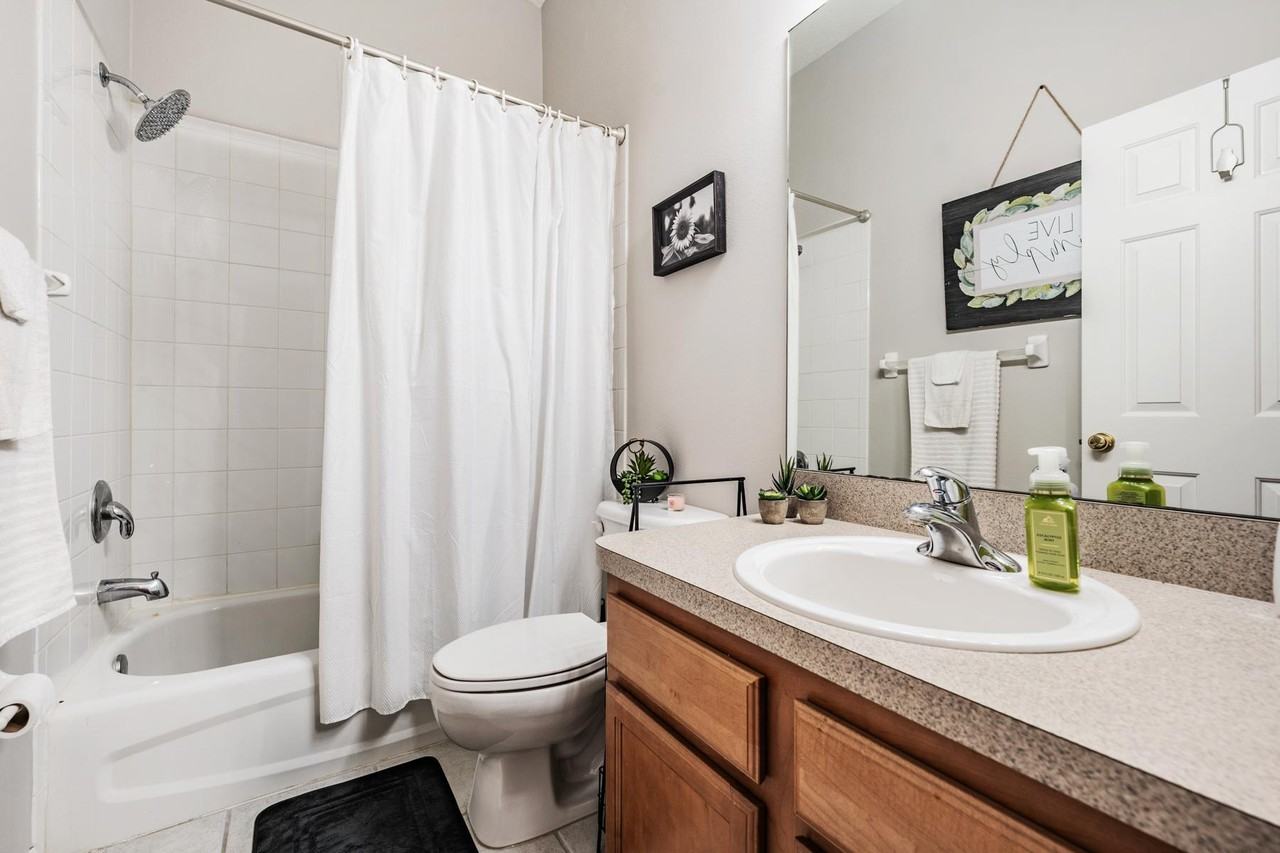 2445 Earlswood Ct - Photo 6 of 27