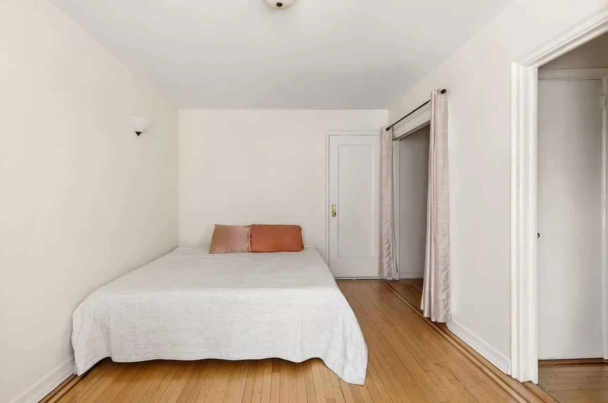 407 7th St - Photo 2 of 6