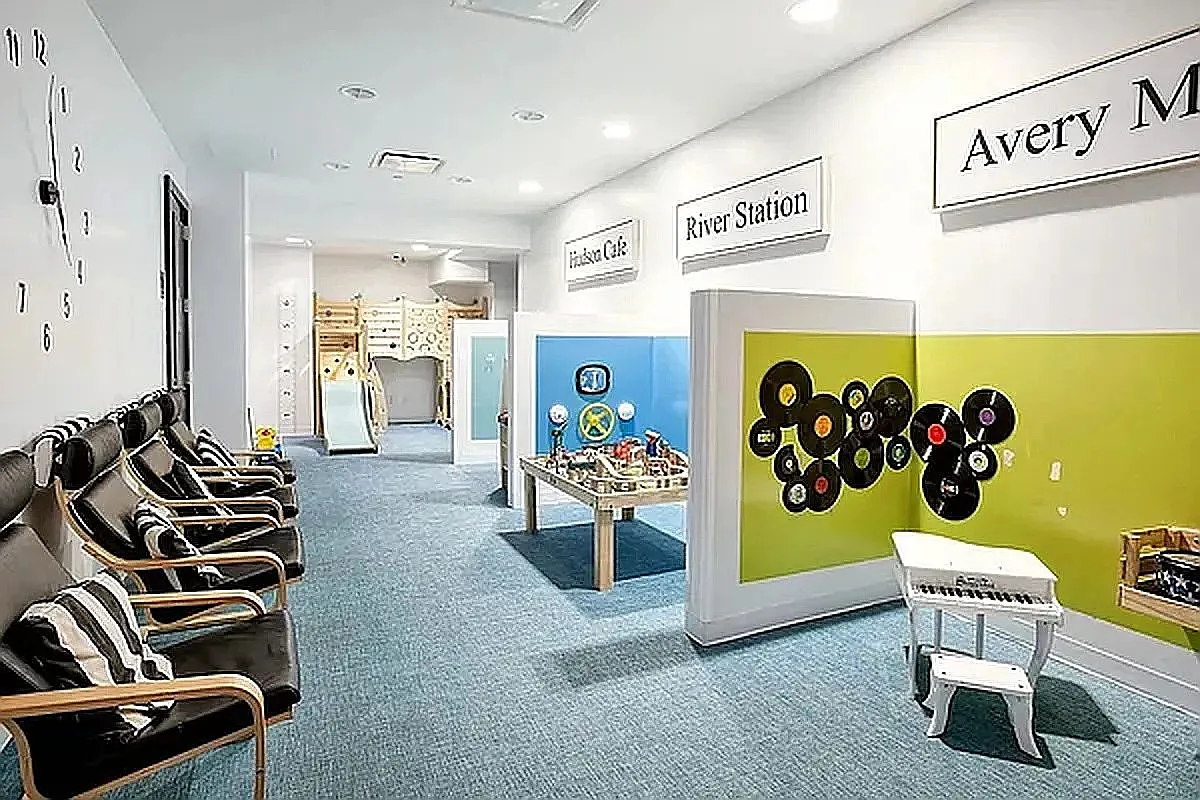 100 Riverside Blvd #8T - Photo 3 of 12