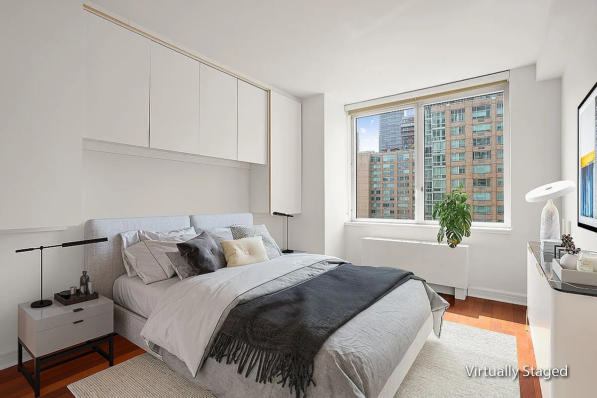 100 Riverside Blvd #8T - Photo 7 of 12