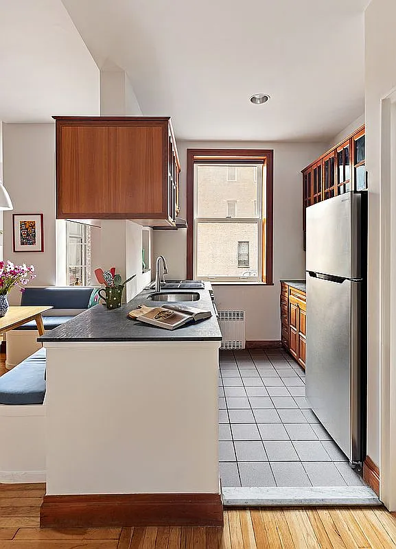 101 W 80th St #4A - Photo 6 of 8