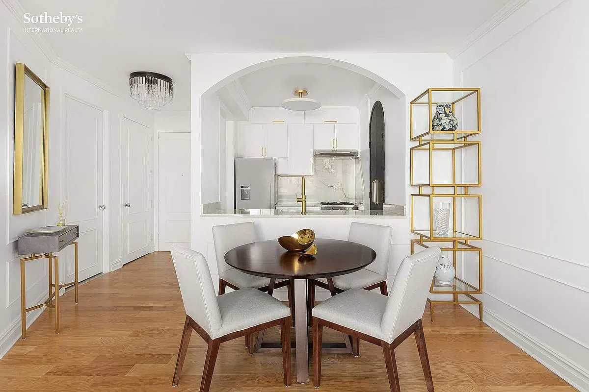 401 E 60th St #4I - Photo 4 of 9