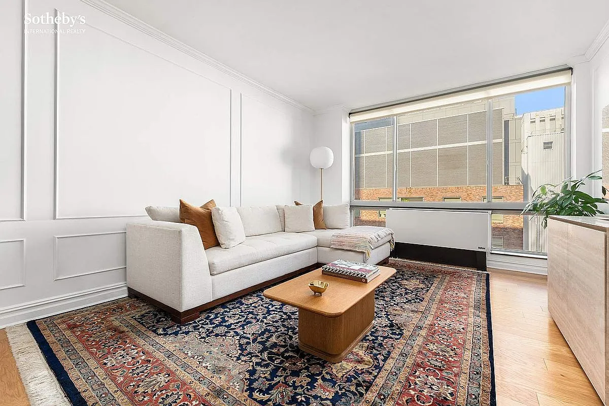 401 E 60th St #4I - Photo 5 of 9