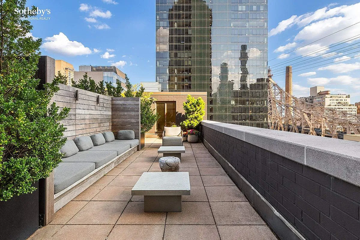 401 E 60th St #4I - Photo 6 of 9