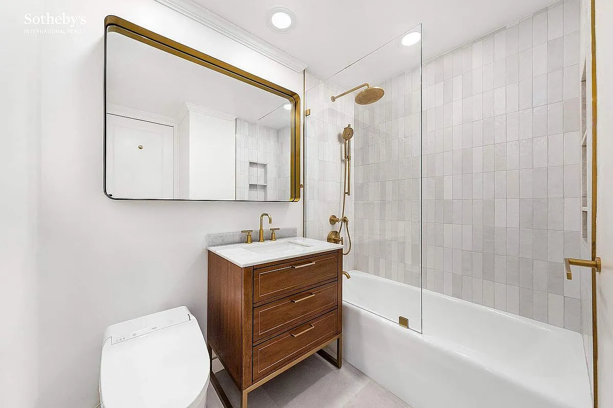 401 E 60th St #4I - Photo 7 of 9