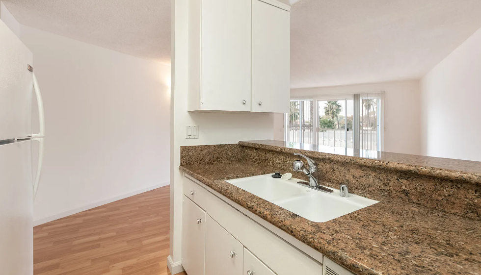 2021 Ocean Ave - Photo 4 of 4