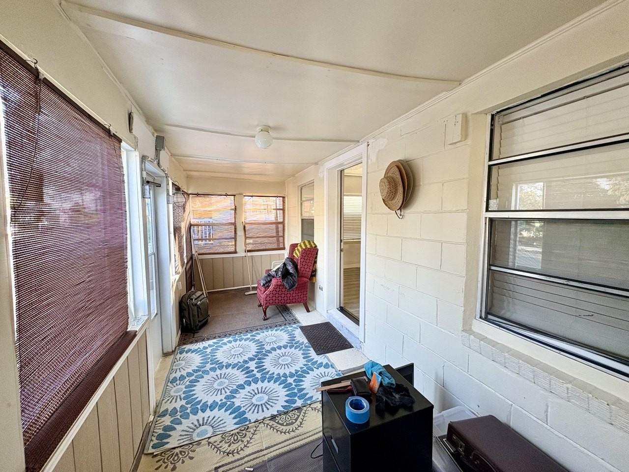 524 E Lime St - Photo 4 of 18