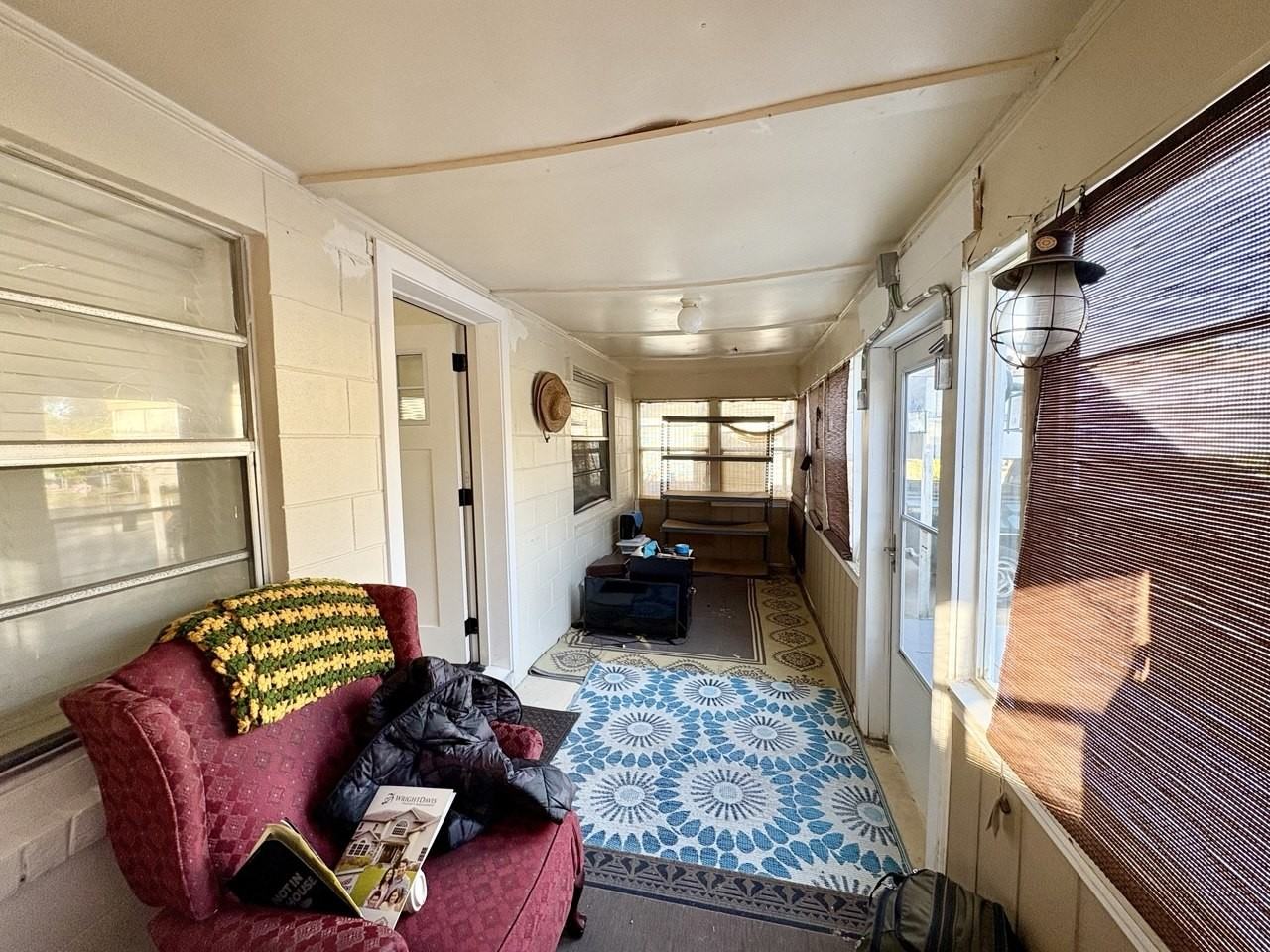 524 E Lime St - Photo 5 of 18