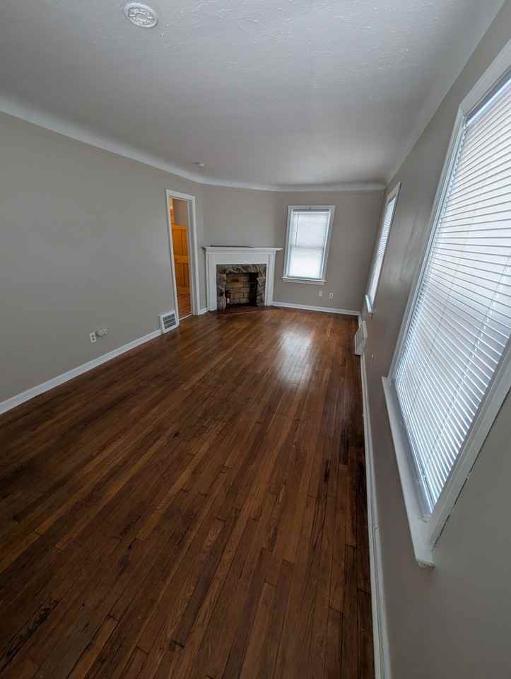 21771 Morris Ave - Photo 4 of 15