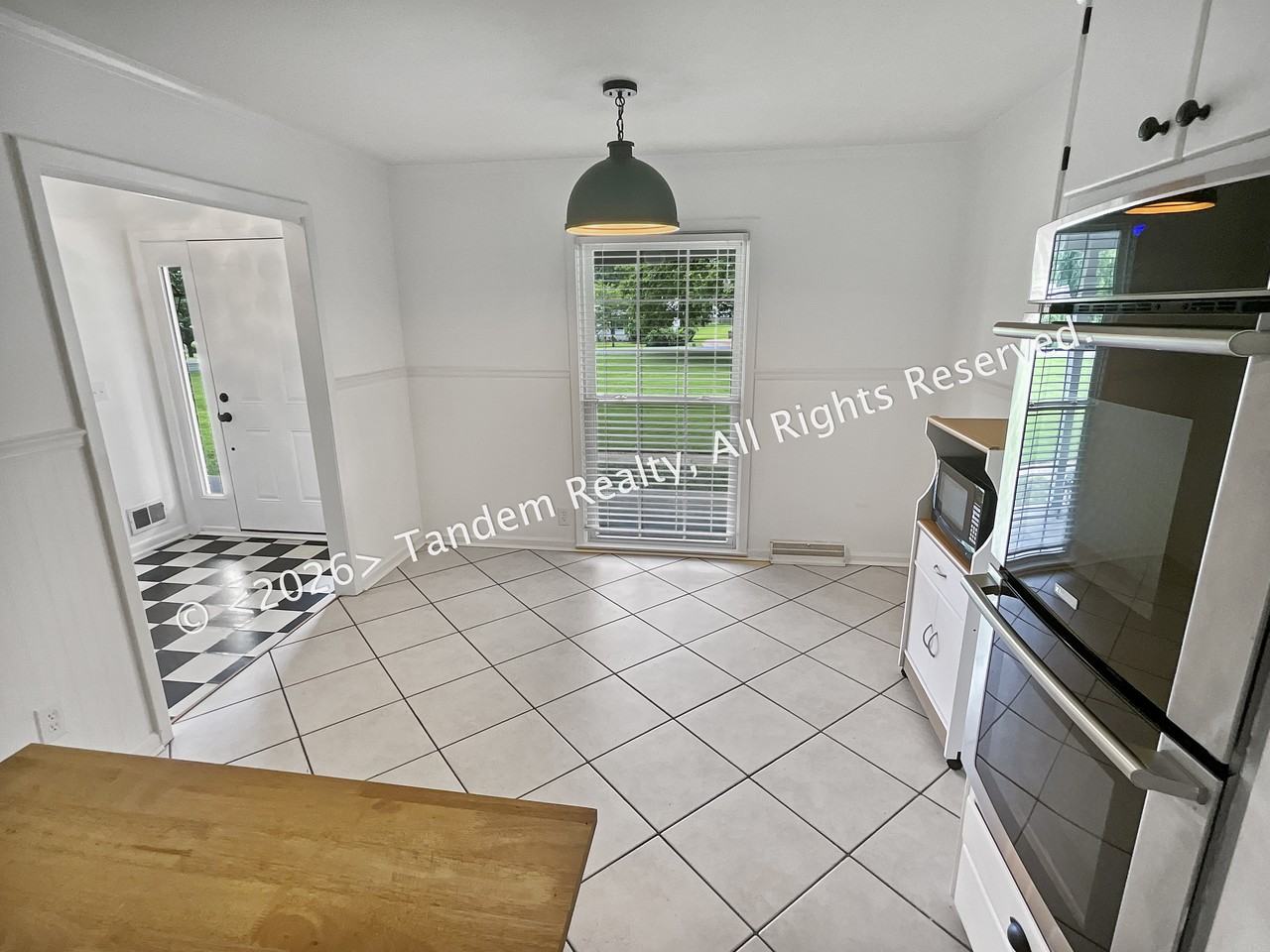 406 Ritchie Dr - Photo 4 of 26