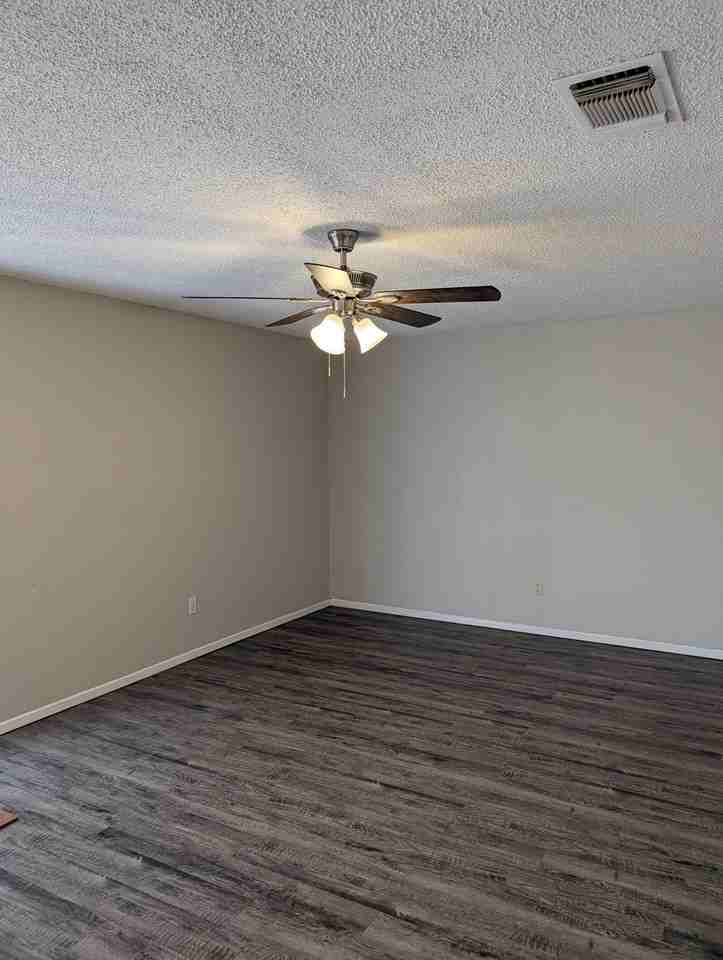 5608 Burton Ave - Photo 3 of 18