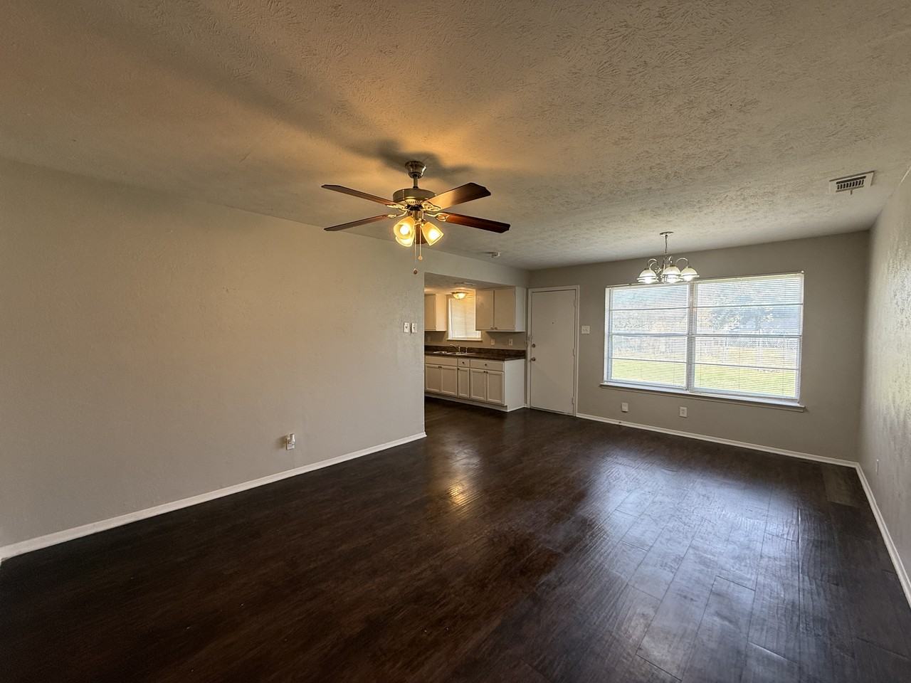 6335 Bellbrook Dr - Photo 3 of 18