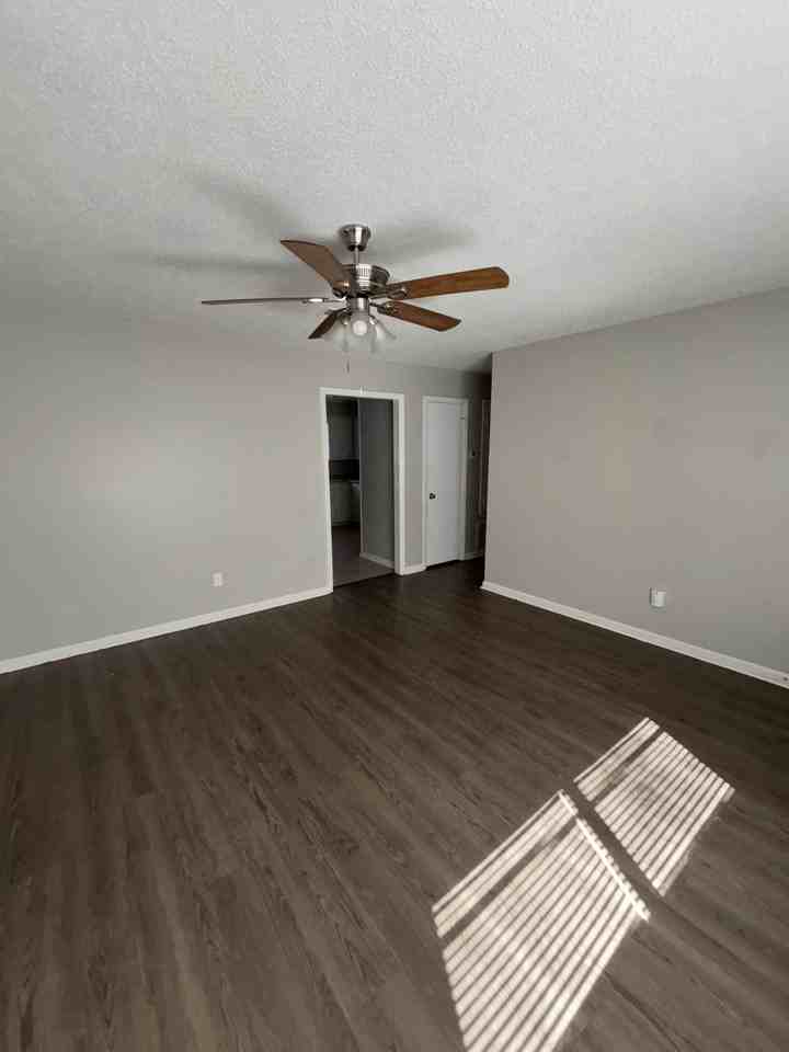 1313 Ray Rd - Photo 4 of 18