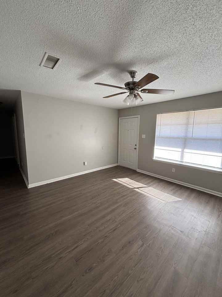 1313 Ray Rd - Photo 5 of 18