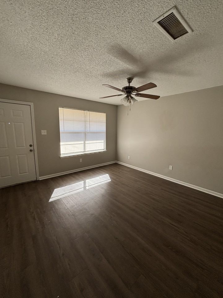 1313 Ray Rd - Photo 6 of 18