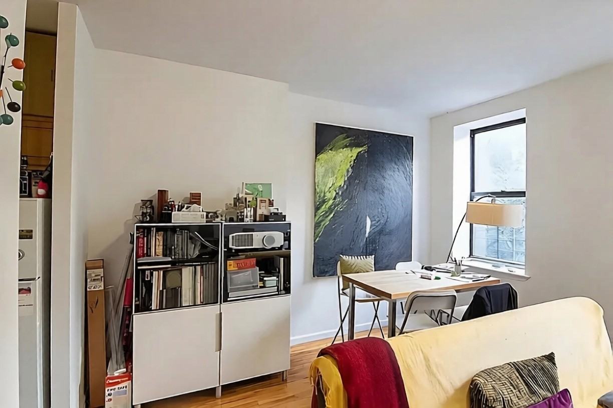 369 Franklin Ave - Photo 2 of 17