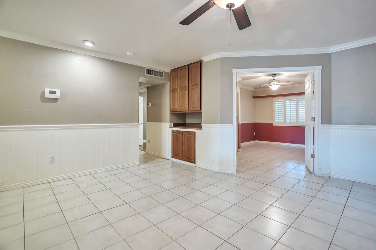 4527 W Ruth Ave - Photo 5 of 25