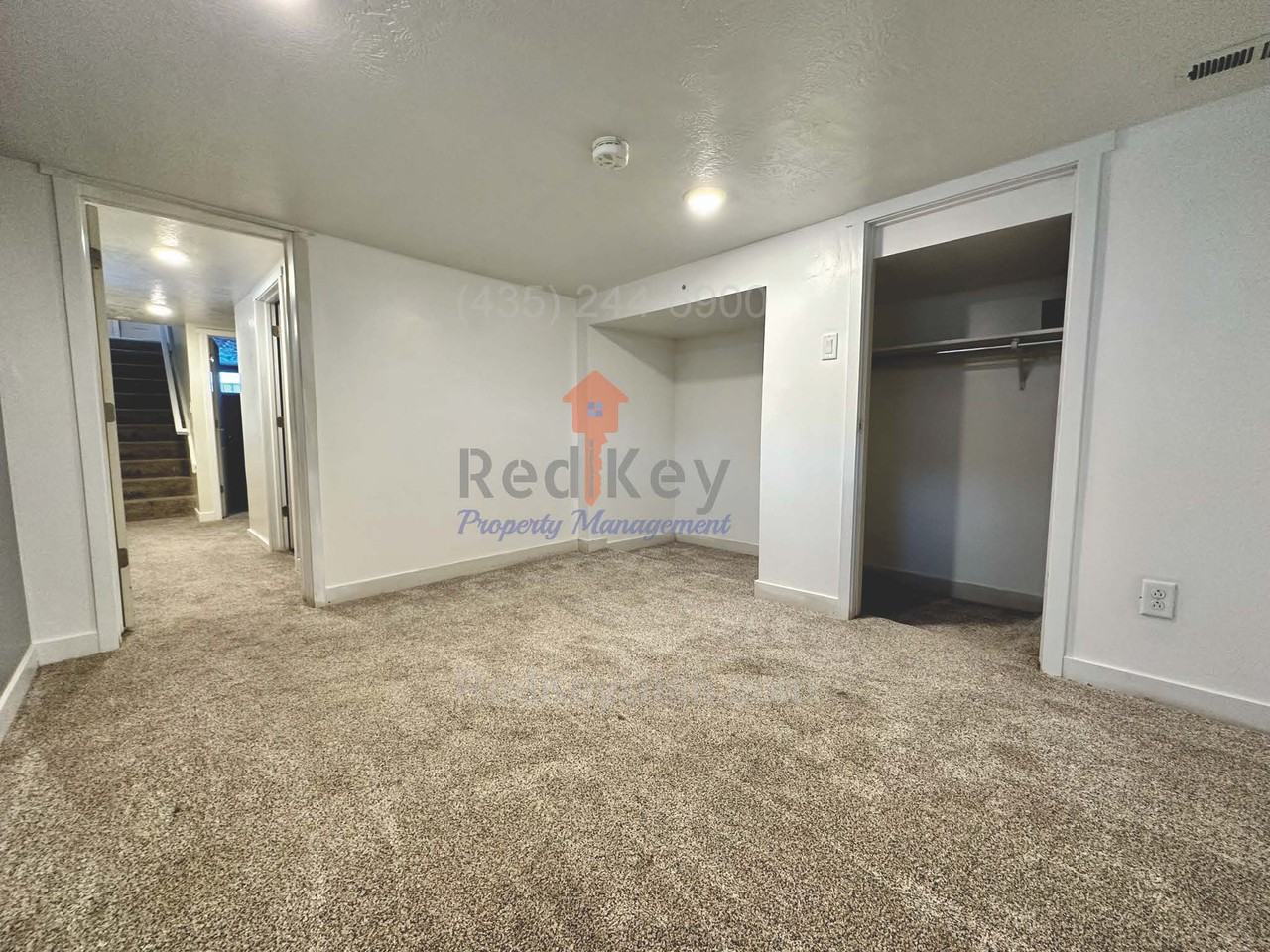 468 E Vine St - Photo 7 of 11