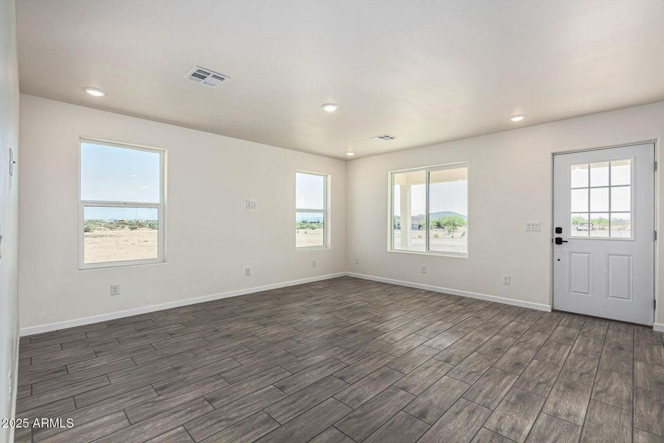 35326 W Ardmore Rd - Photo 5 of 31