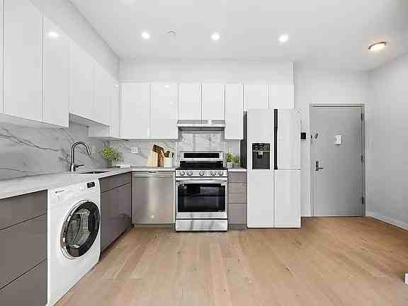 2929 Brighton 5Th St - Photo 2 of 5