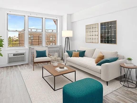 495 E 7Th St - Photo 2 of 5