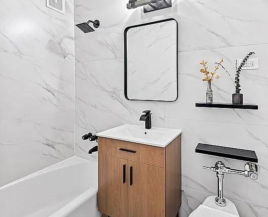 495 E 7Th St - Photo 5 of 5