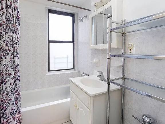 10025 Queens Blvd - Photo 5 of 5