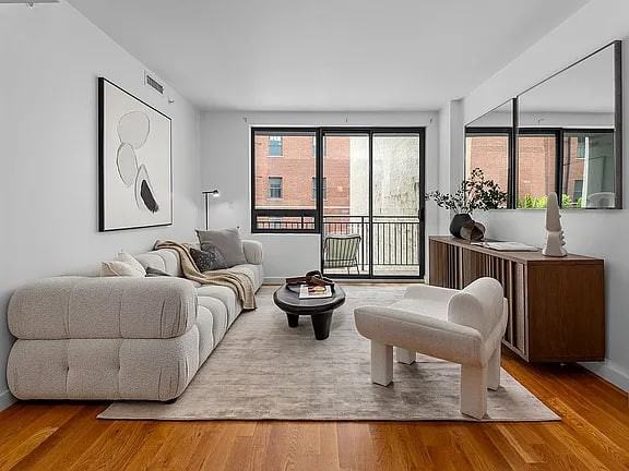 10620 70Th Ave - Photo 2 of 10