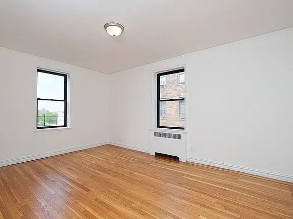 2685 Creston Ave - Photo 5 of 6