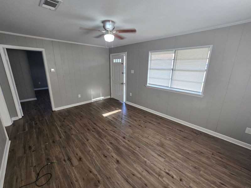 106 S Grant St - Photo 3 of 10