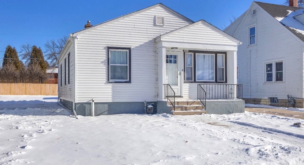 2231 N 23rd St - Photo 2 of 20