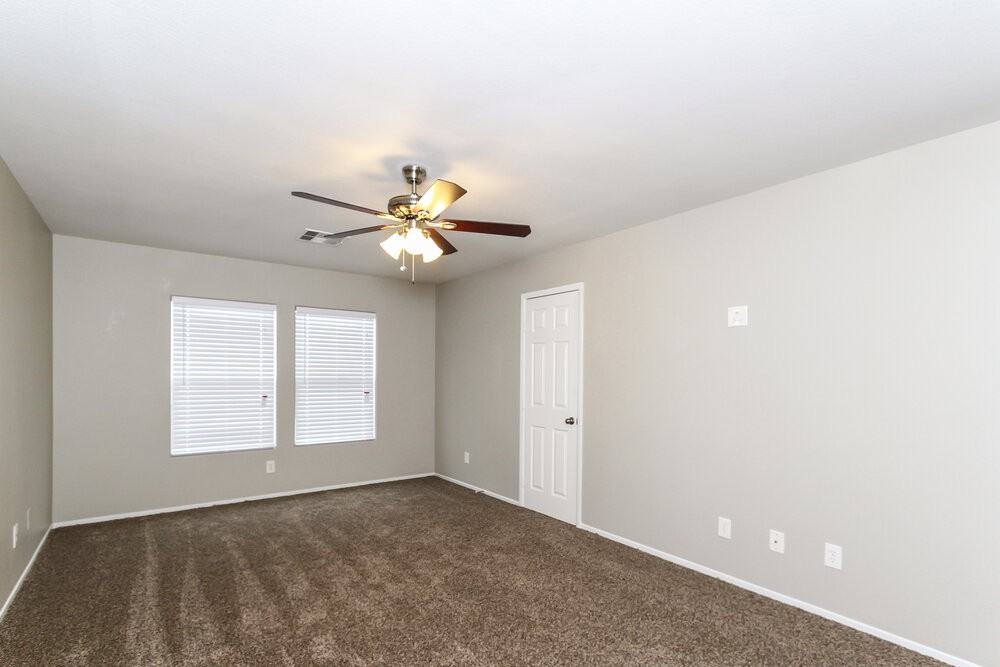 10252 Nolinas St - Photo 5 of 12