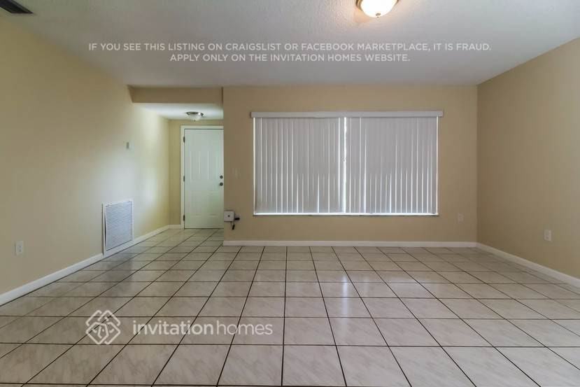 11421 Nw 30th St - Photo 4 of 24