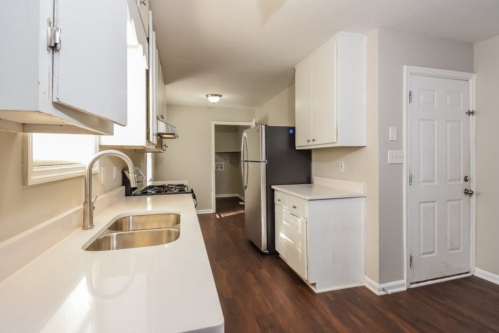 5734 Amalfi Way - Photo 6 of 16